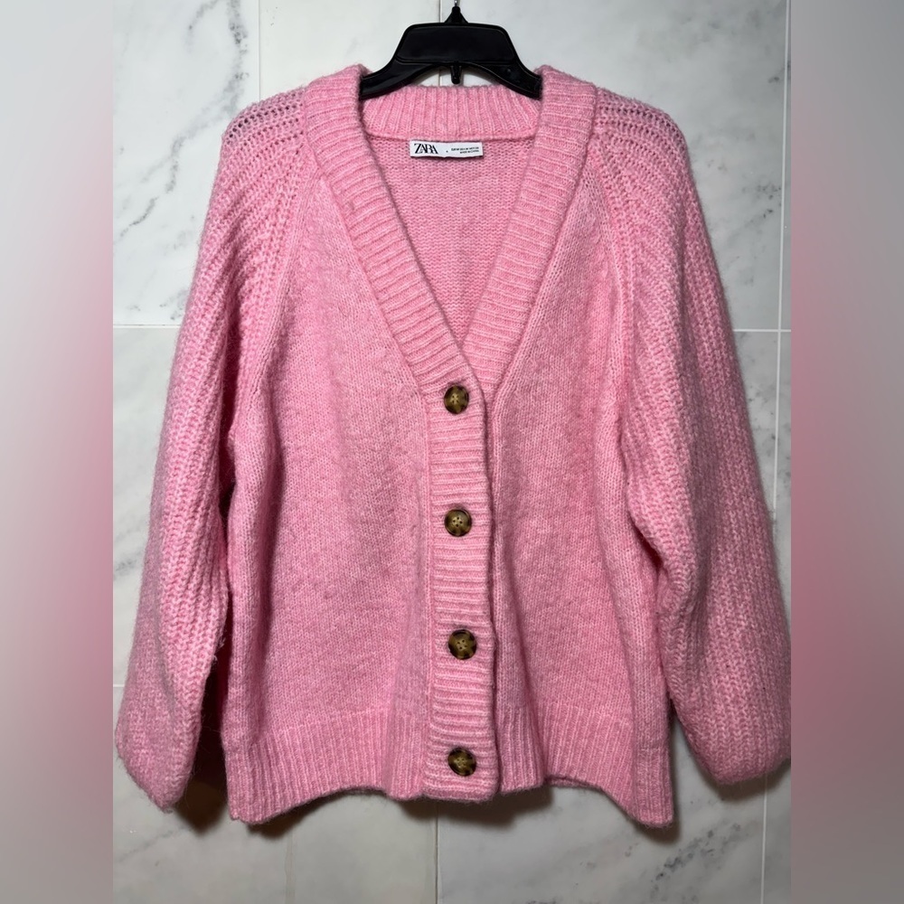 ZARA Bubblegum Pink Cardigan Sweater Fuzzy Soft Feminine Coquette Size medium - Picture 2 of 10
